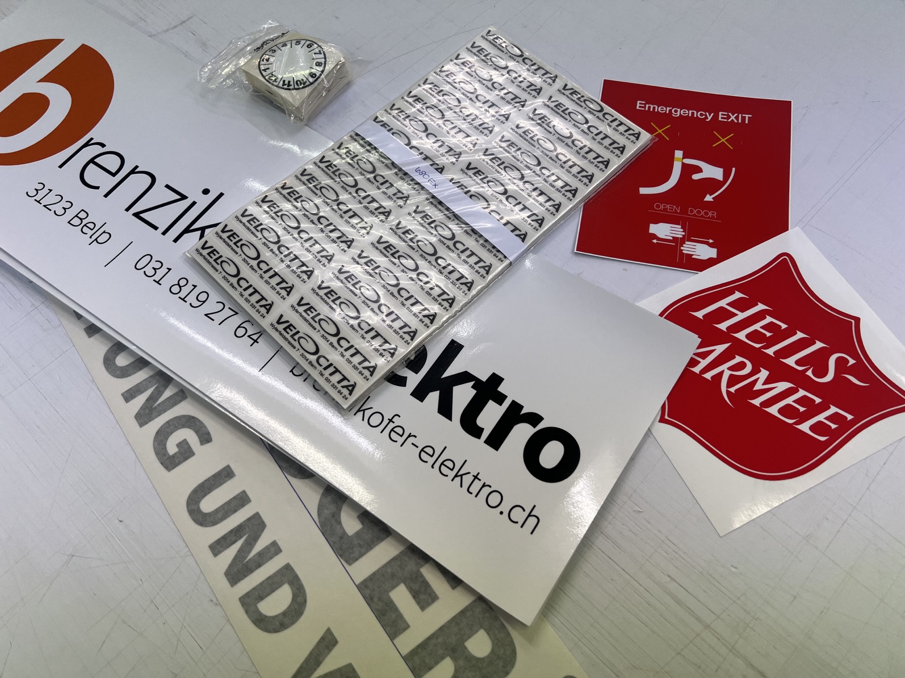Referenz für Schriften / Kleber