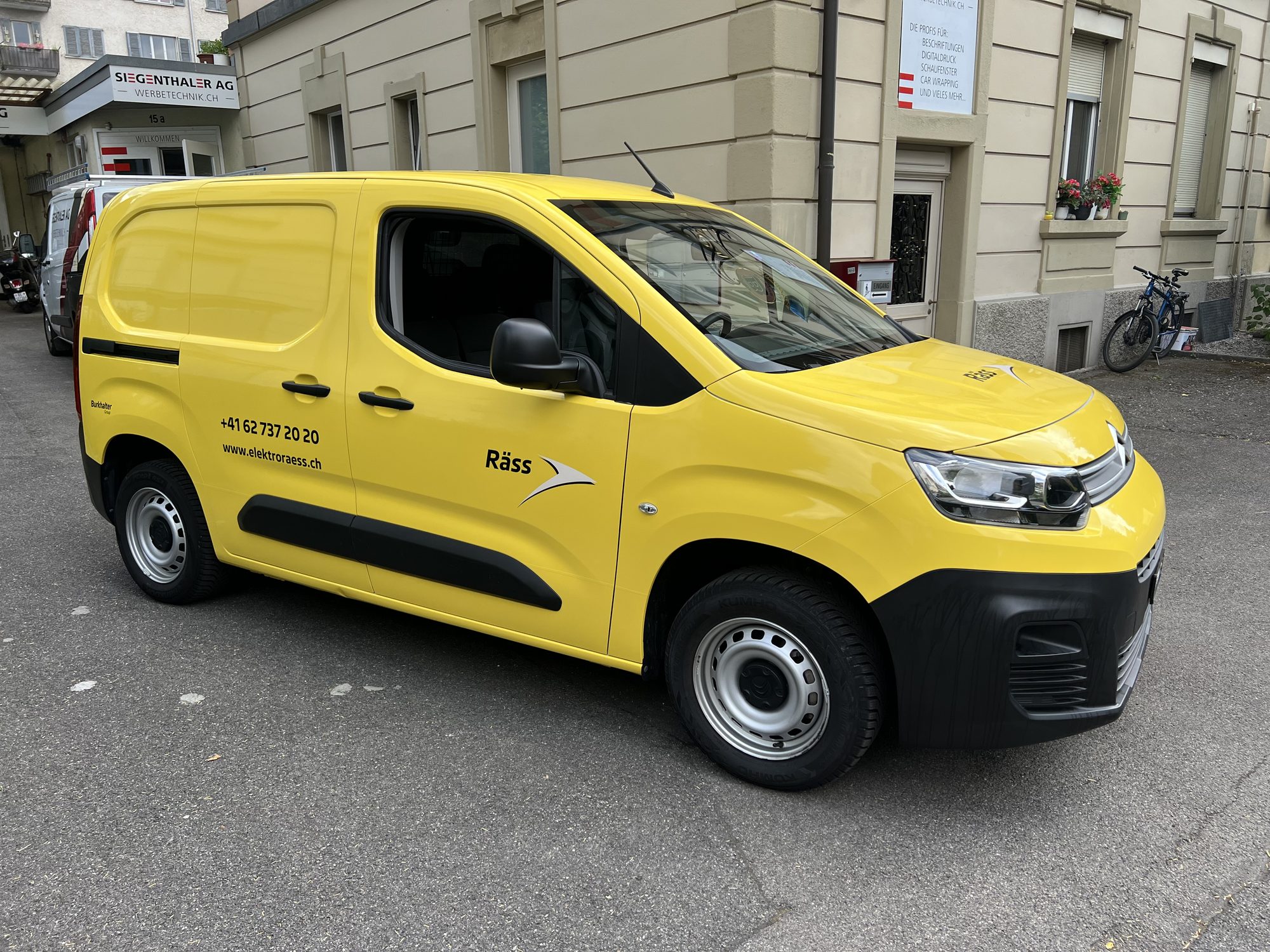 Fahrzeugbeschriftung / Car Wrapping – Referenz 23