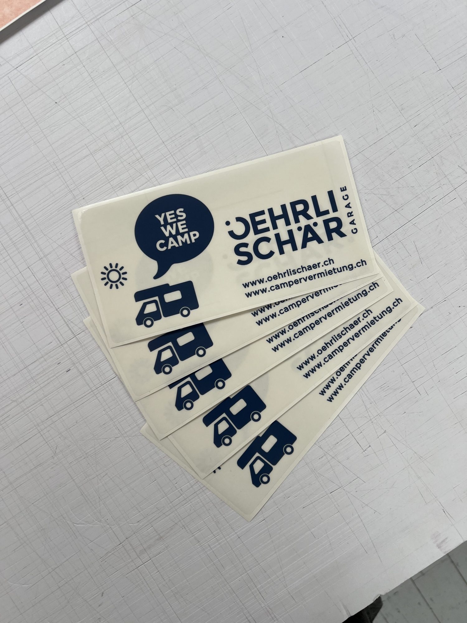 Schriften / Kleber – Referenz 6